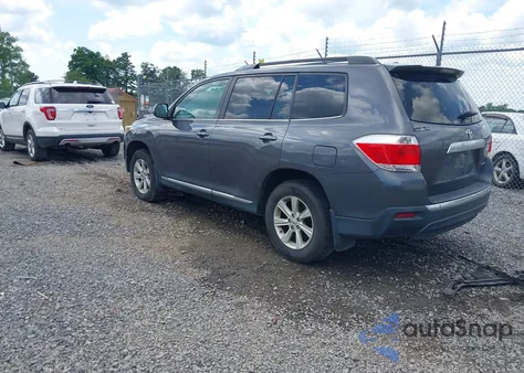 2012 Toyota Highlander Se V6 z USA, uszkodzony, nr VIN 5TDBK3EH5CS136211